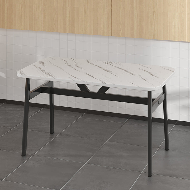 Eigentijdse witte rechthoekige houten eettafel met 4 voet
