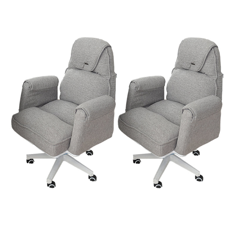 モダンオフィスチェア調整可能なシートの高さ、ホイール付きの苦痛なスライドチェア