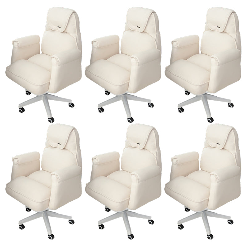 モダンオフィスチェア調整可能なシートの高さ、ホイール付きの苦痛なスライドチェア