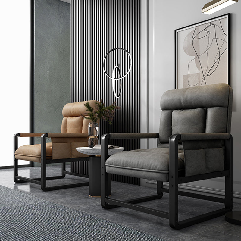 Recombrant ergonimique contemporain avec poches latérales et jambes métalliques