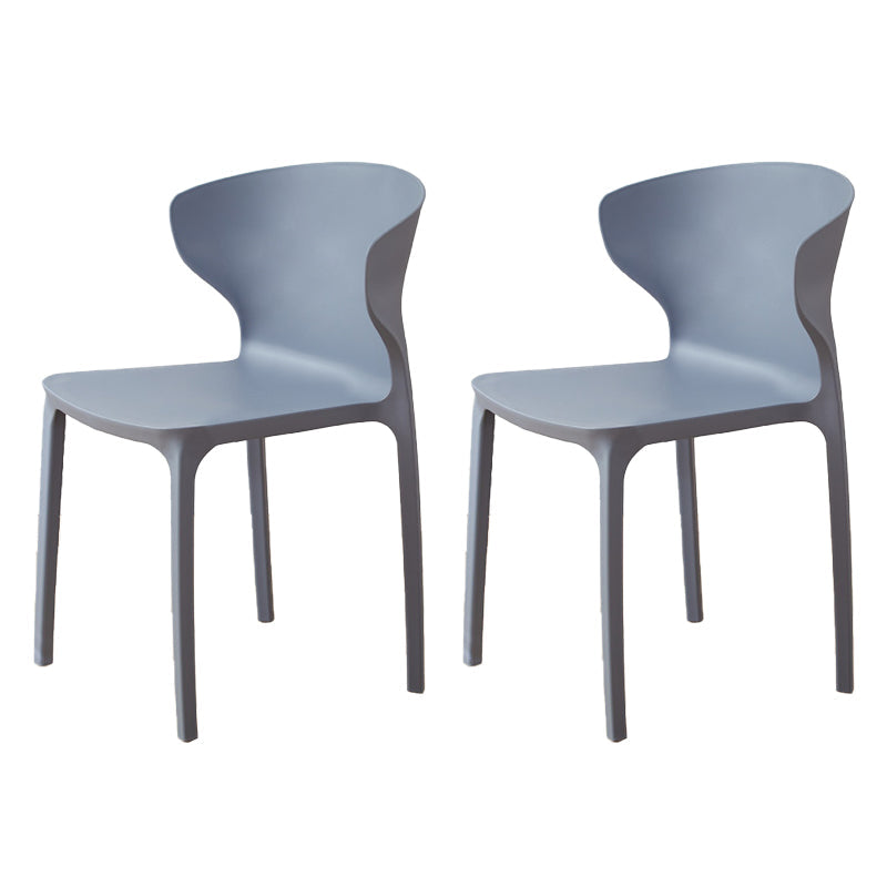 Zeitgenössischer Innenflügelback -Plastikstapelarm ohne Seitungsstuhl