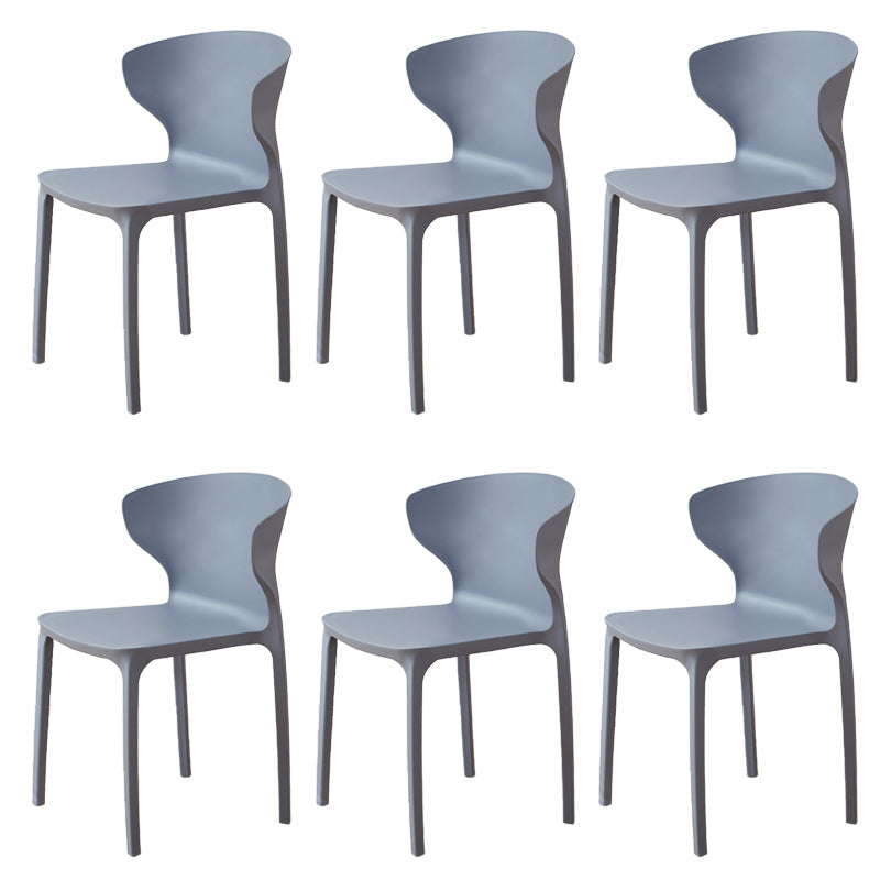 Zeitgenössischer Innenflügelback -Plastikstapelarm ohne Seitungsstuhl