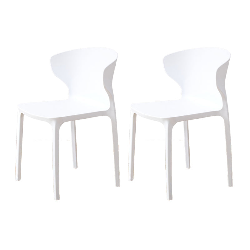 Zeitgenössischer Innenflügelback -Plastikstapelarm ohne Seitungsstuhl