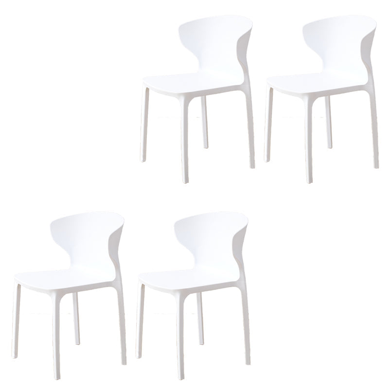 Zeitgenössischer Innenflügelback -Plastikstapelarm ohne Seitungsstuhl