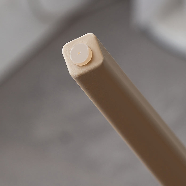 Zeitgenössischer Innenflügelback -Plastikstapelarm ohne Seitungsstuhl