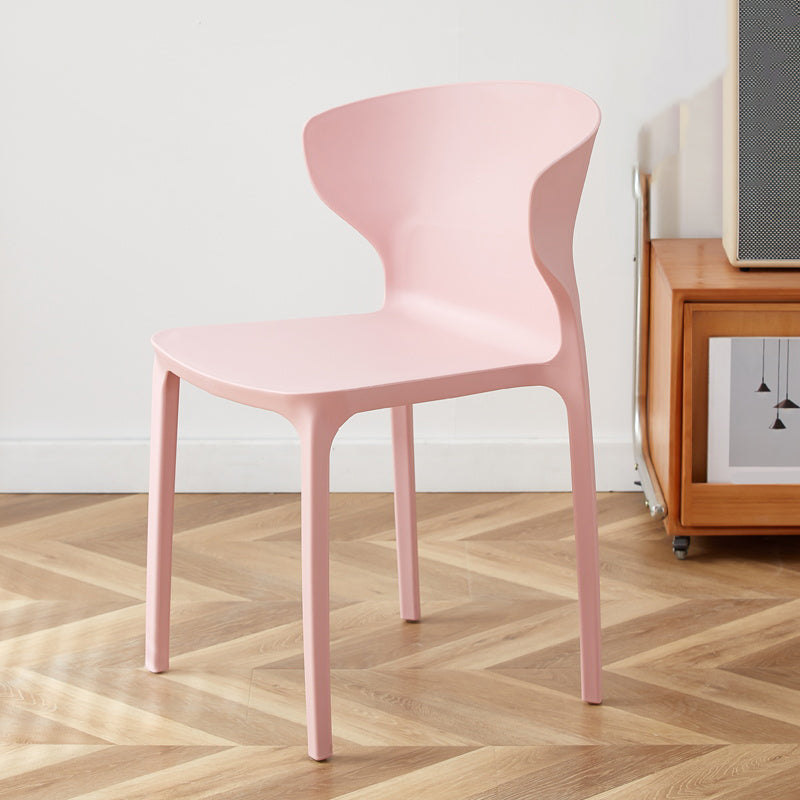 Zeitgenössischer Innenflügelback -Plastikstapelarm ohne Seitungsstuhl