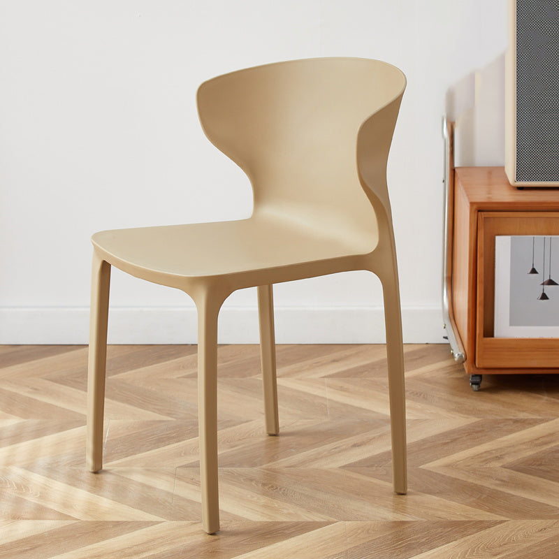 Zeitgenössischer Innenflügelback -Plastikstapelarm ohne Seitungsstuhl