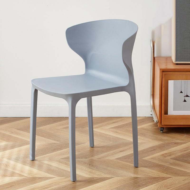 Zeitgenössischer Innenflügelback -Plastikstapelarm ohne Seitungsstuhl