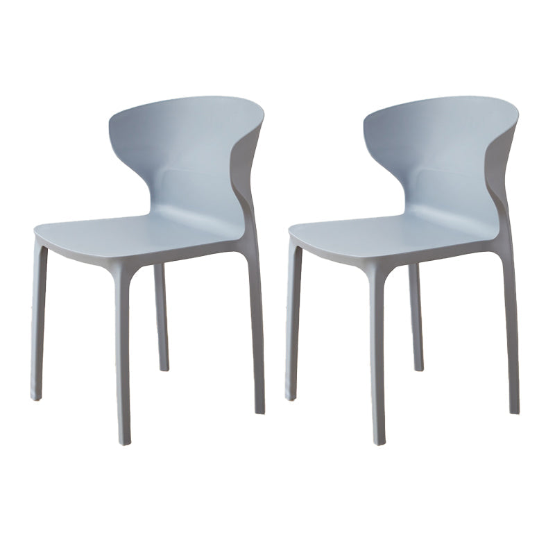 Zeitgenössischer Innenflügelback -Plastikstapelarm ohne Seitungsstuhl