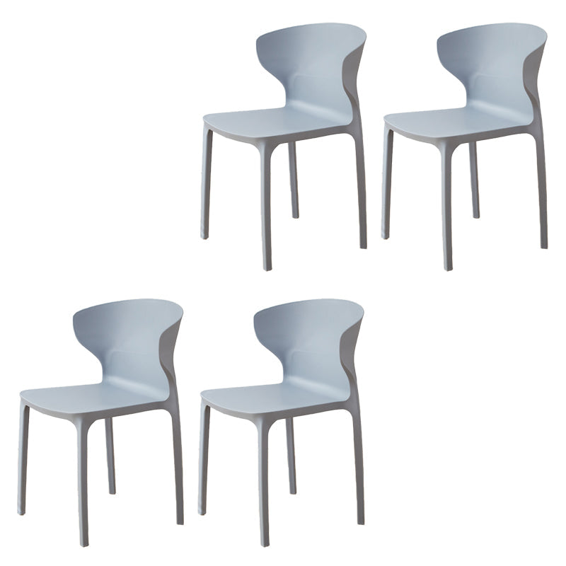 Zeitgenössischer Innenflügelback -Plastikstapelarm ohne Seitungsstuhl