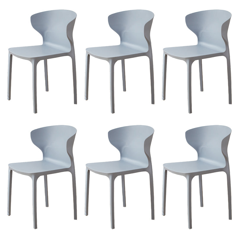 Zeitgenössischer Innenflügelback -Plastikstapelarm ohne Seitungsstuhl