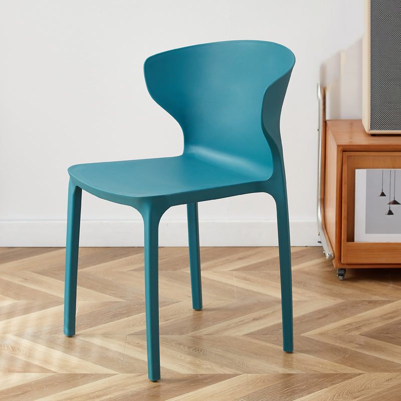 Zeitgenössischer Innenflügelback -Plastikstapelarm ohne Seitungsstuhl