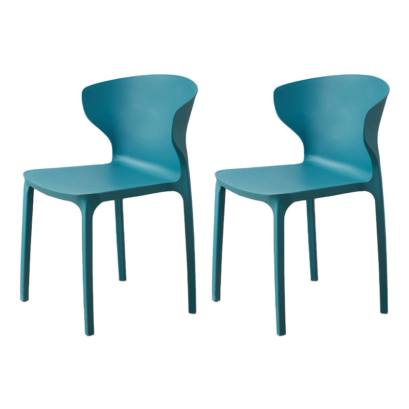 Zeitgenössischer Innenflügelback -Plastikstapelarm ohne Seitungsstuhl