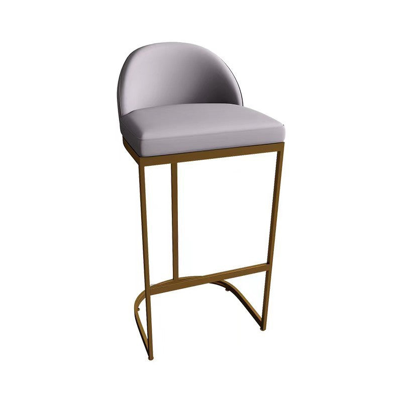 Taburetes modernos y tapizados de barra de interior con base de metal