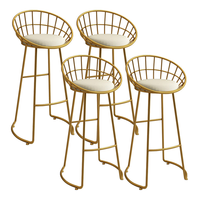 Taburetes modernos y tapizados de barra de interior con base de metal