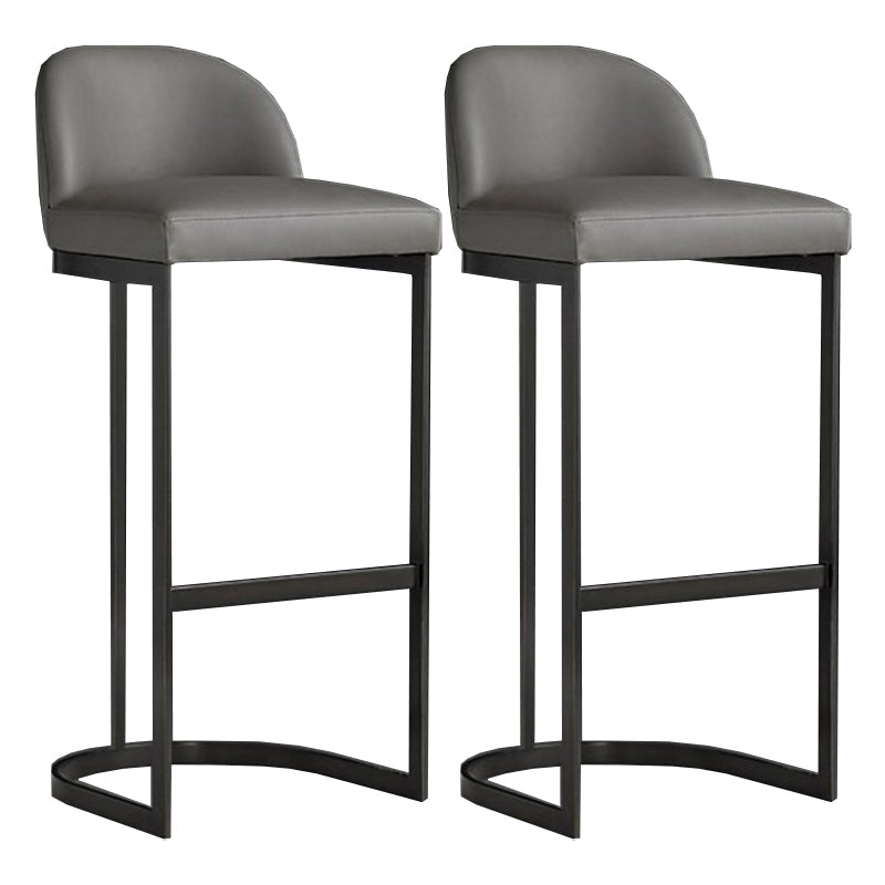 Taburetes modernos y tapizados de barra de interior con base de metal