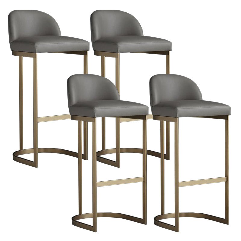Taburetes modernos y tapizados de barra de interior con base de metal