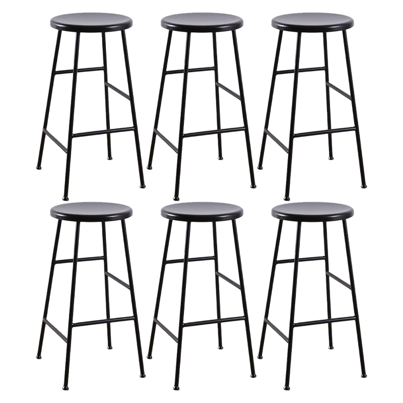 Gambe metalliche contemporanee sgabello da bar per interni in legno massiccio