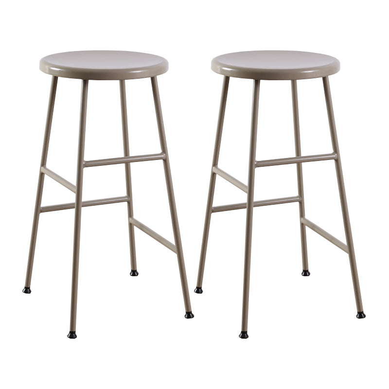 Gambe metalliche contemporanee sgabello da bar per interni in legno massiccio