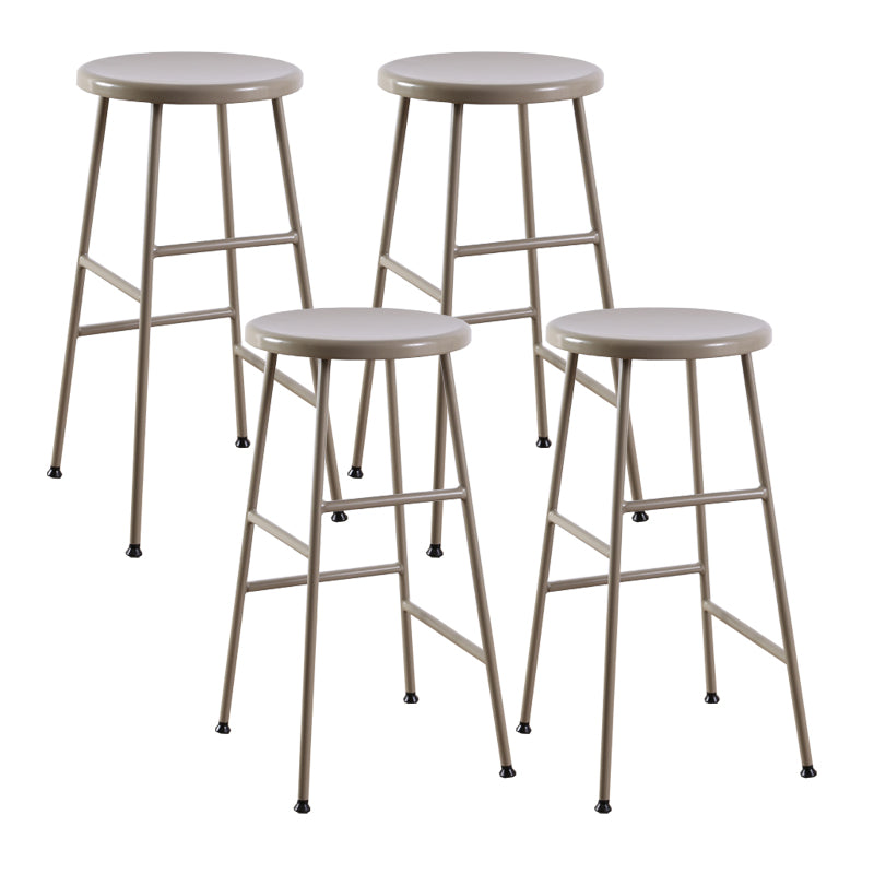 Gambe metalliche contemporanee sgabello da bar per interni in legno massiccio