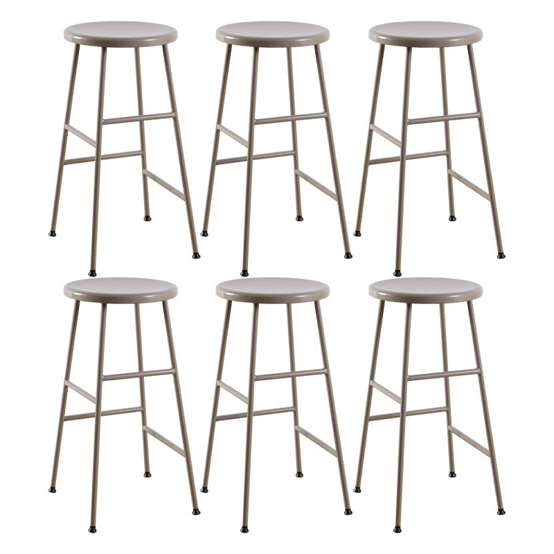 Gambe metalliche contemporanee sgabello da bar per interni in legno massiccio