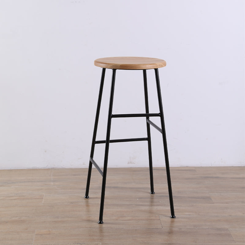 Gambe metalliche contemporanee sgabello da bar per interni in legno massiccio