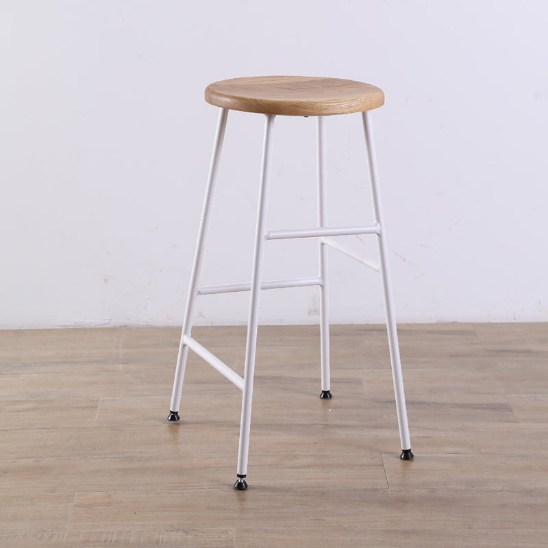 Gambe metalliche contemporanee sgabello da bar per interni in legno massiccio