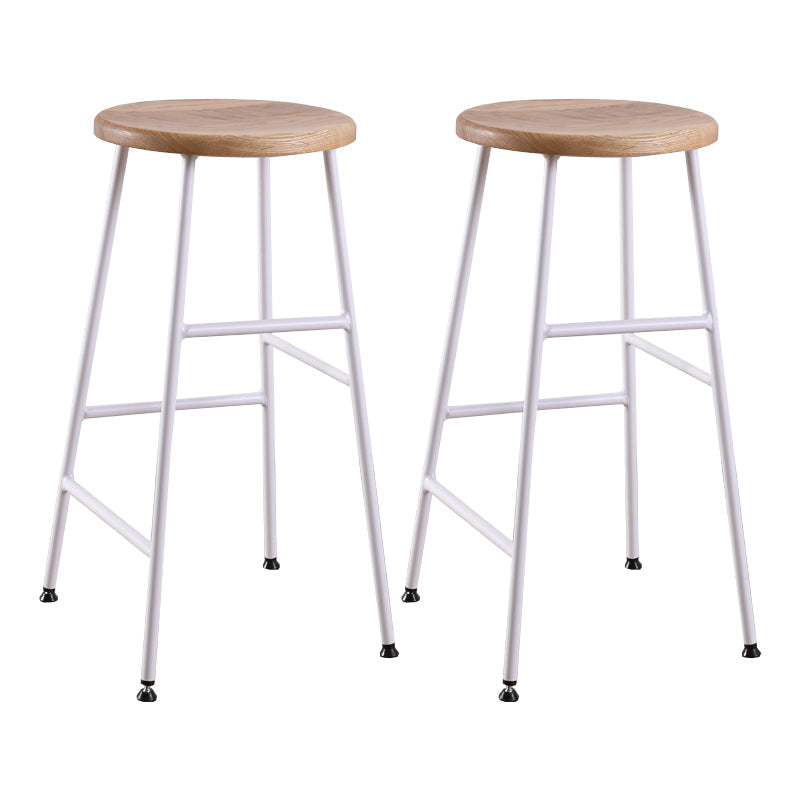 Gambe metalliche contemporanee sgabello da bar per interni in legno massiccio