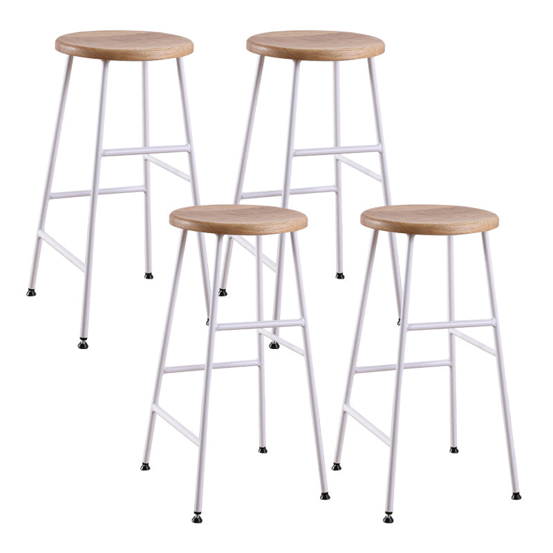 Gambe metalliche contemporanee sgabello da bar per interni in legno massiccio