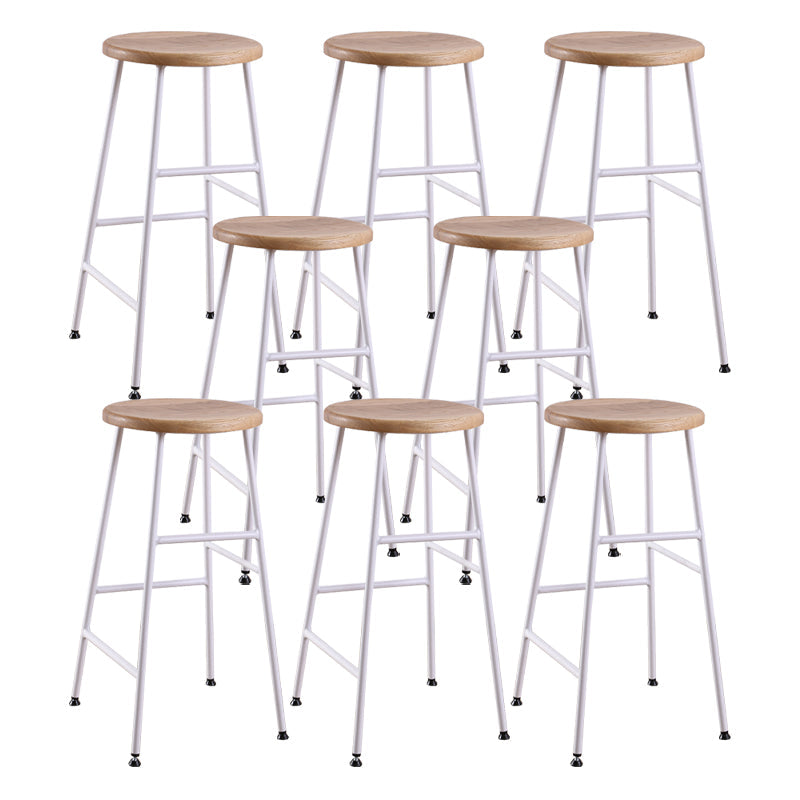 Gambe metalliche contemporanee sgabello da bar per interni in legno massiccio