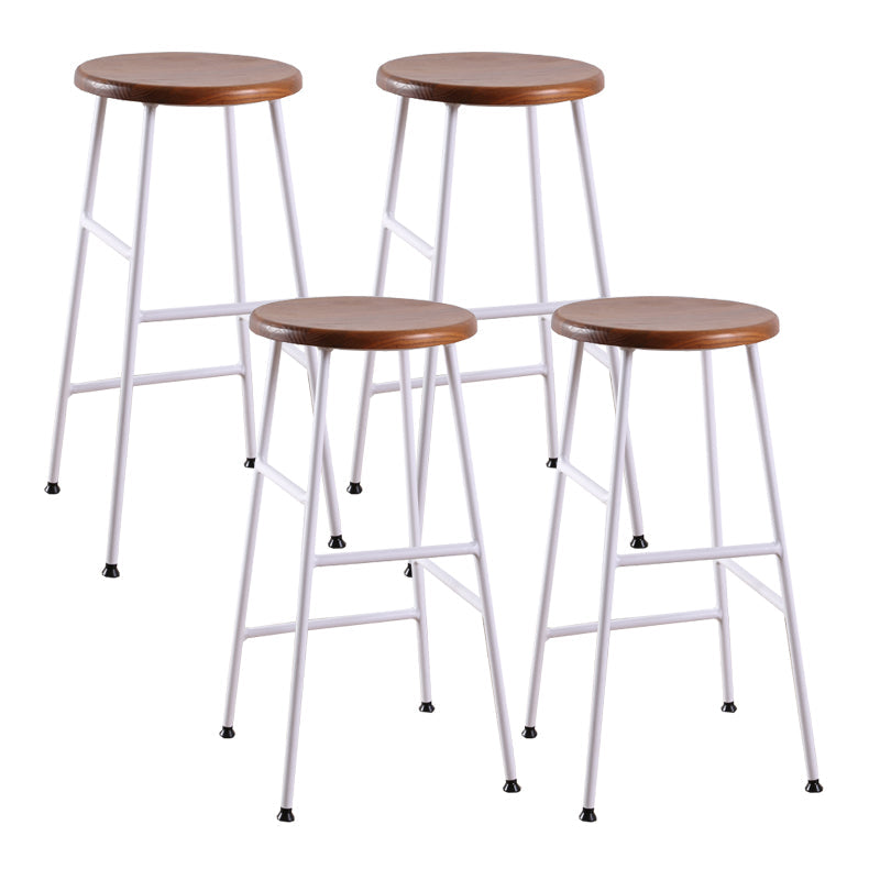 Gambe metalliche contemporanee sgabello da bar per interni in legno massiccio