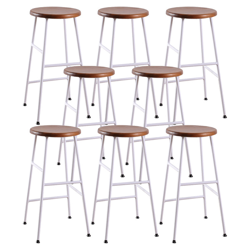 Gambe metalliche contemporanee sgabello da bar per interni in legno massiccio