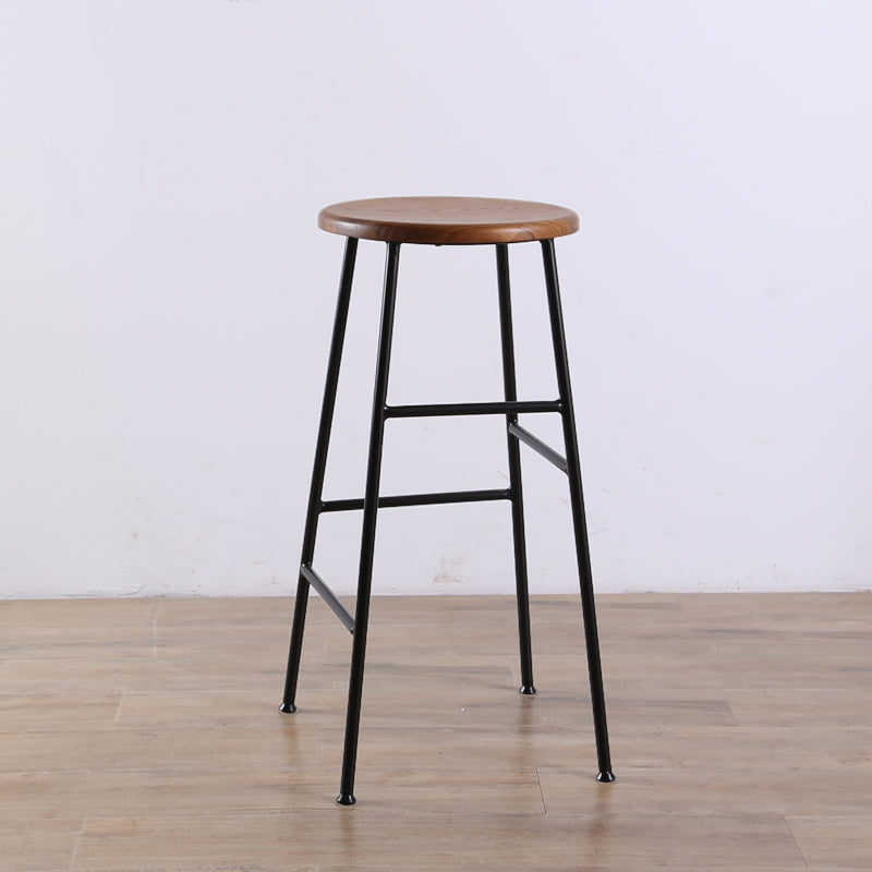 Gambe metalliche contemporanee sgabello da bar per interni in legno massiccio