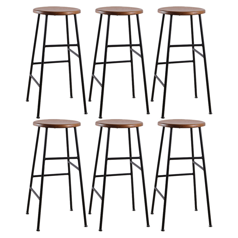 Gambe metalliche contemporanee sgabello da bar per interni in legno massiccio