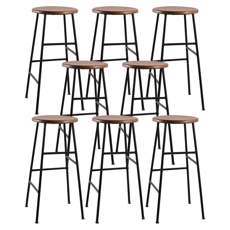 Gambe metalliche contemporanee sgabello da bar per interni in legno massiccio