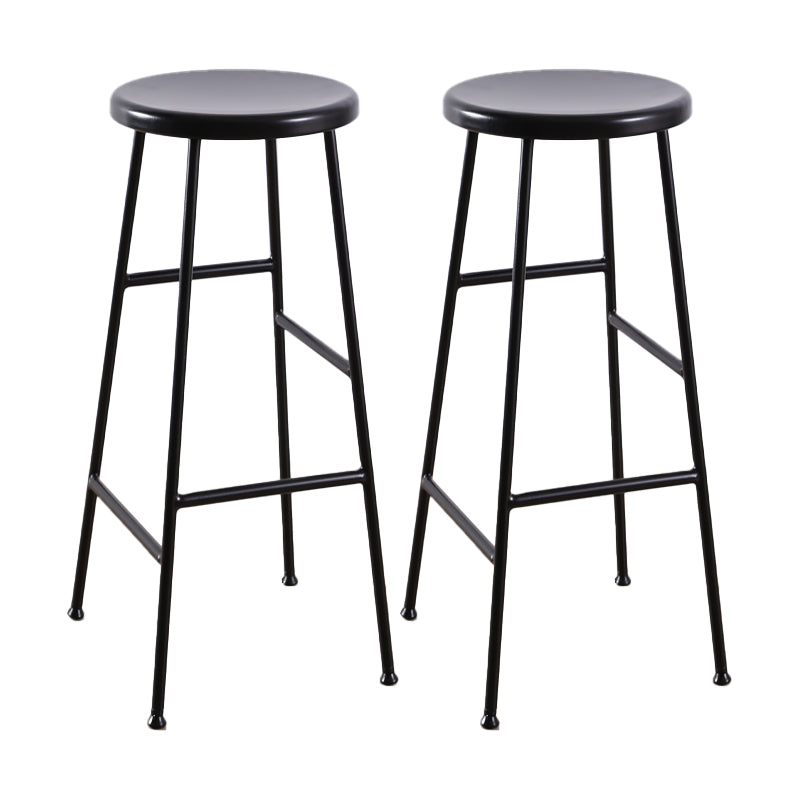 Gambe metalliche contemporanee sgabello da bar per interni in legno massiccio