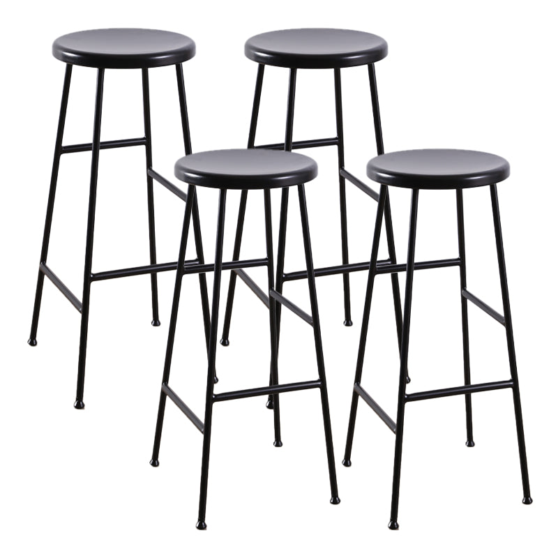 Gambe metalliche contemporanee sgabello da bar per interni in legno massiccio