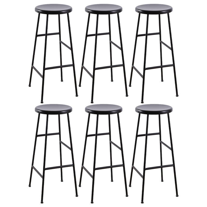 Gambe metalliche contemporanee sgabello da bar per interni in legno massiccio