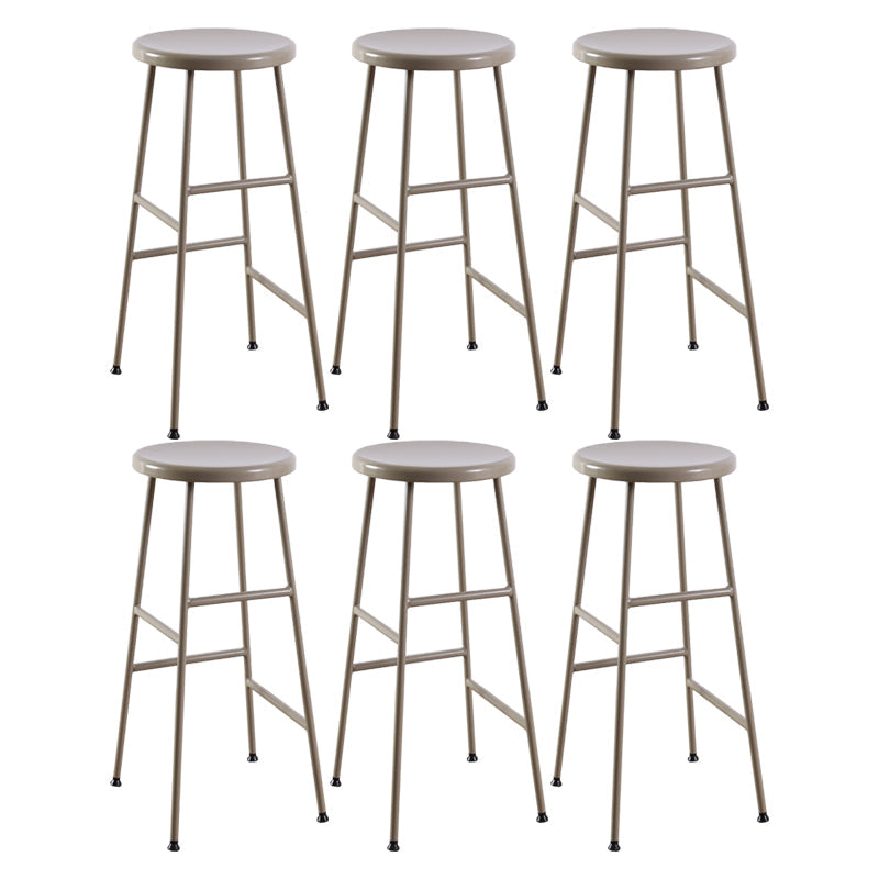 Gambe metalliche contemporanee sgabello da bar per interni in legno massiccio