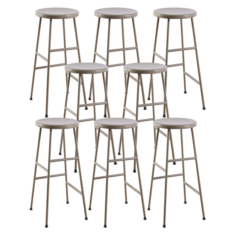 Gambe metalliche contemporanee sgabello da bar per interni in legno massiccio