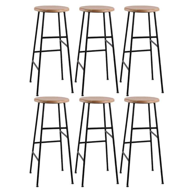 Gambe metalliche contemporanee sgabello da bar per interni in legno massiccio