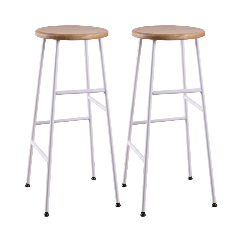Gambe metalliche contemporanee sgabello da bar per interni in legno massiccio