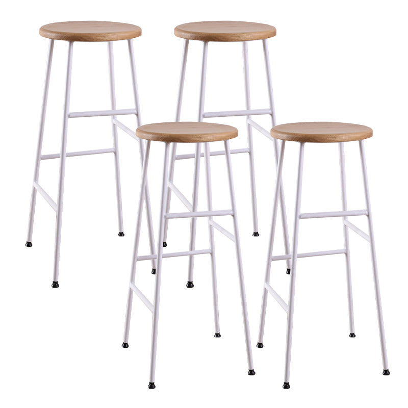 Gambe metalliche contemporanee sgabello da bar per interni in legno massiccio