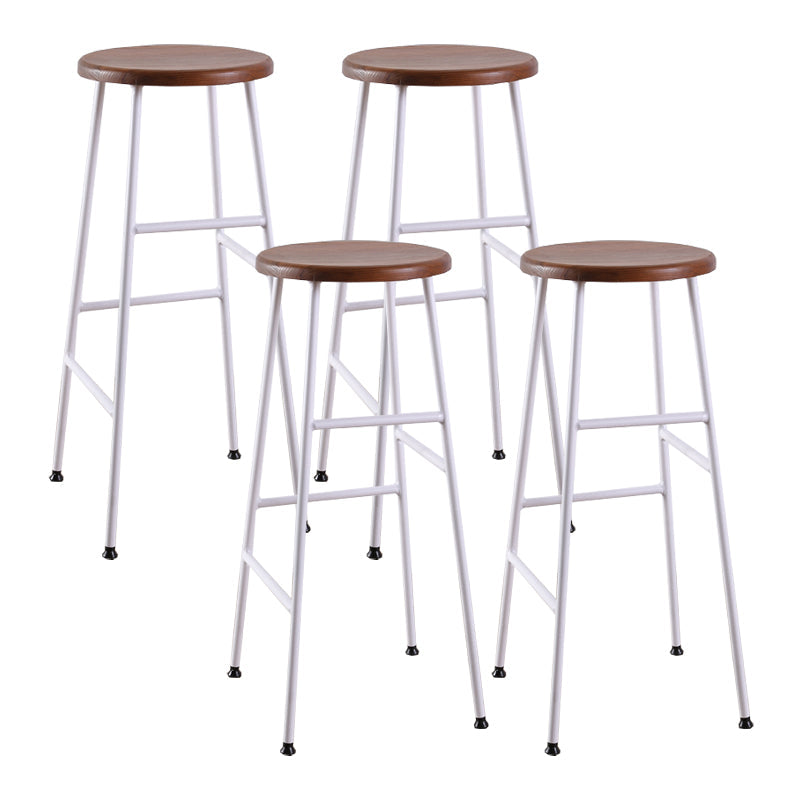 Gambe metalliche contemporanee sgabello da bar per interni in legno massiccio