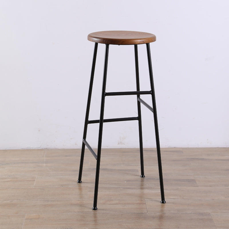 Gambe metalliche contemporanee sgabello da bar per interni in legno massiccio