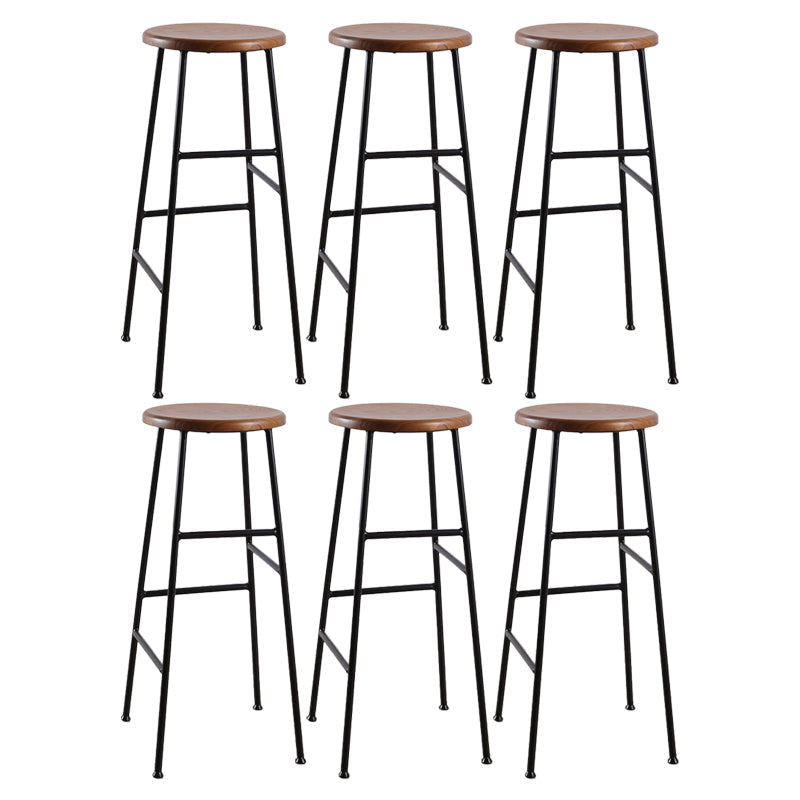 Gambe metalliche contemporanee sgabello da bar per interni in legno massiccio