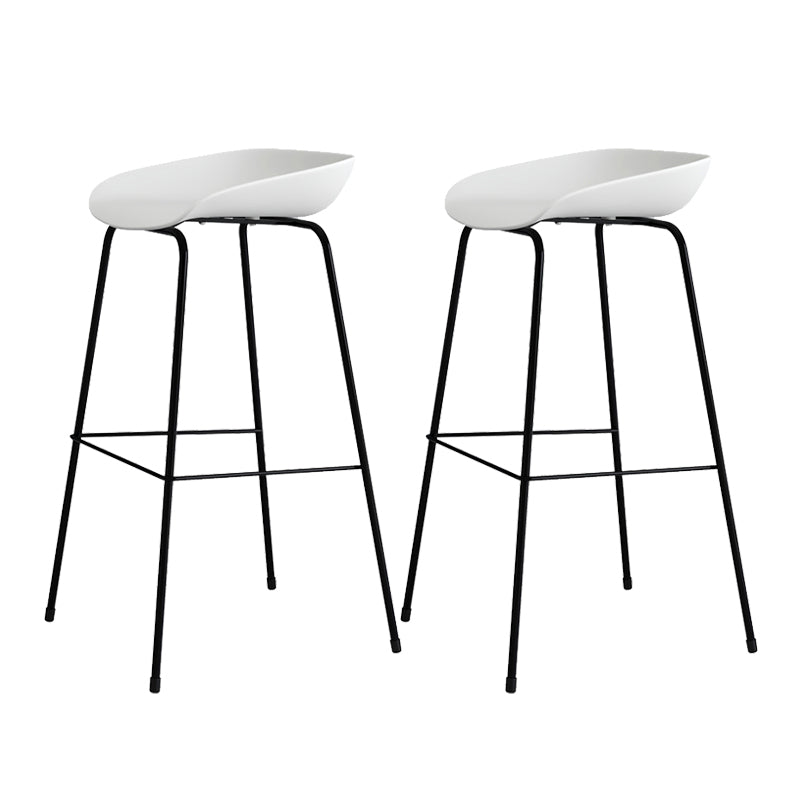 Eigentijdse woonkamer plastic lage rug barkruk met voetsteun