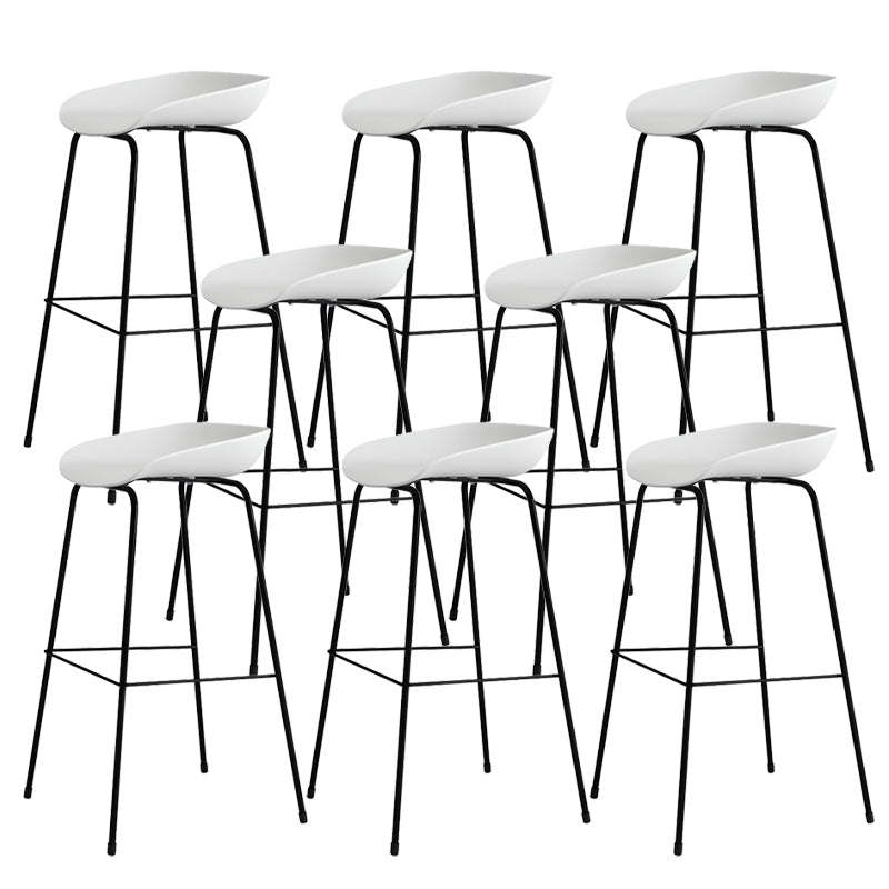 Eigentijdse woonkamer plastic lage rug barkruk met voetsteun