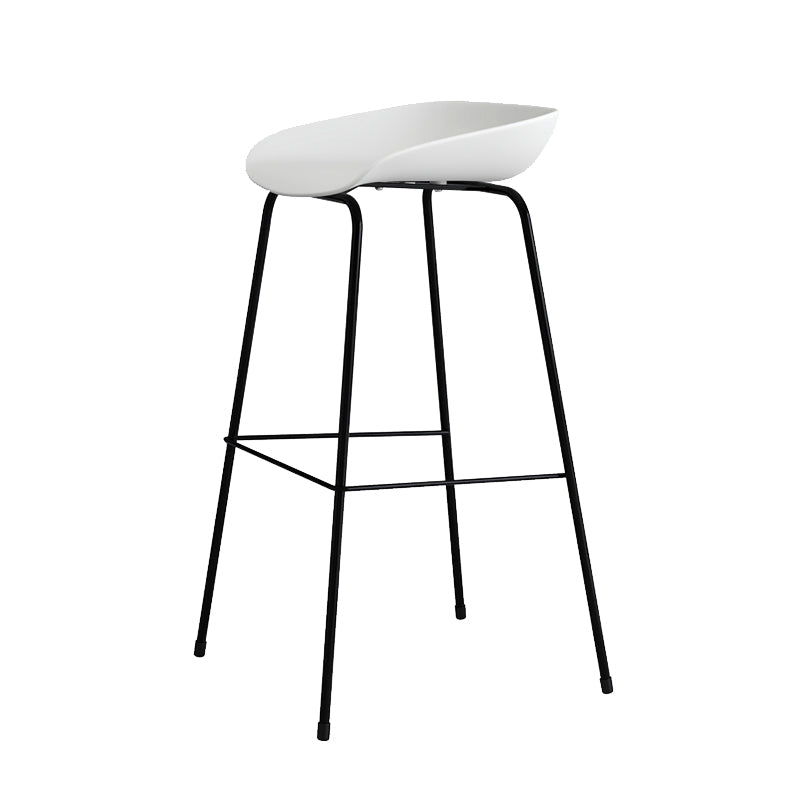 Eigentijdse woonkamer plastic lage rug barkruk met voetsteun