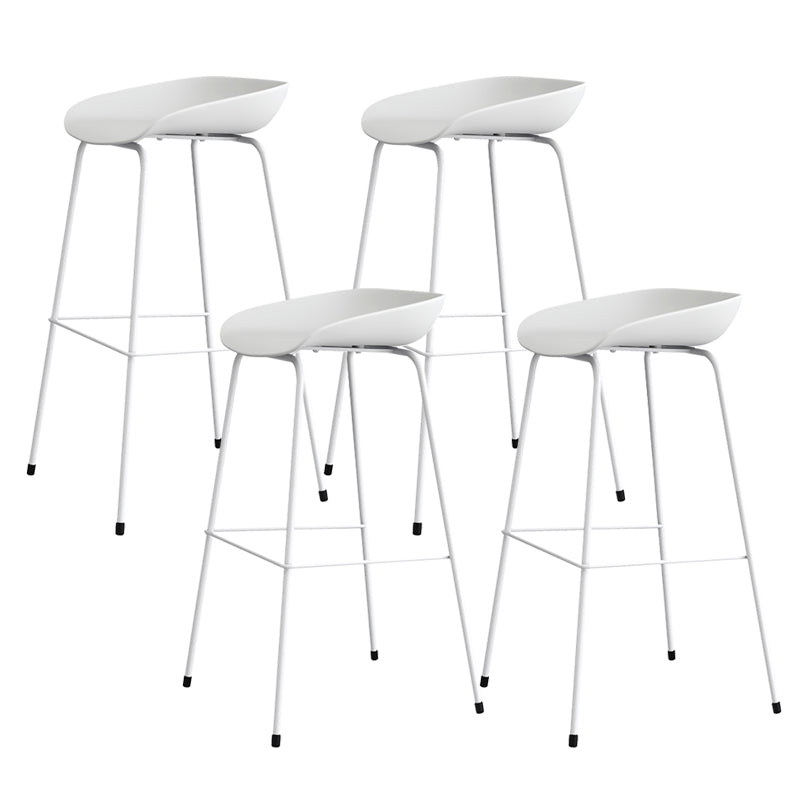 Eigentijdse woonkamer plastic lage rug barkruk met voetsteun